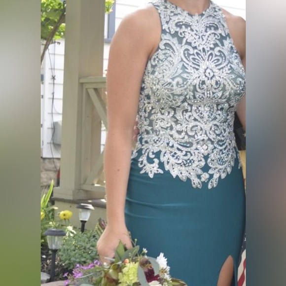 Prom Dress - Picture 4 of 7